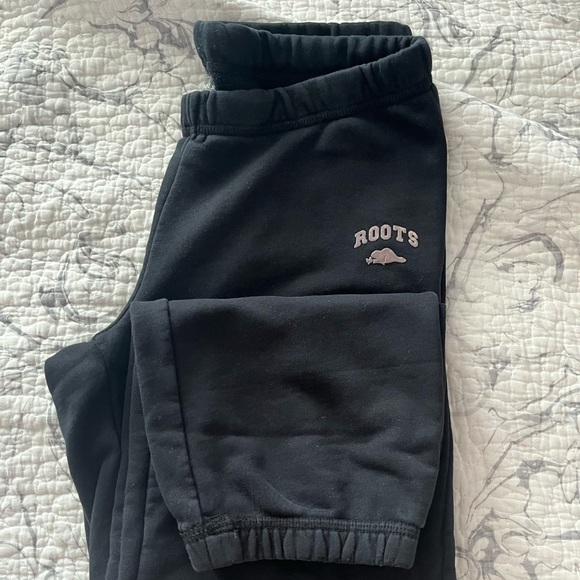 Roots Black Sweatpants - Picture 2 of 2